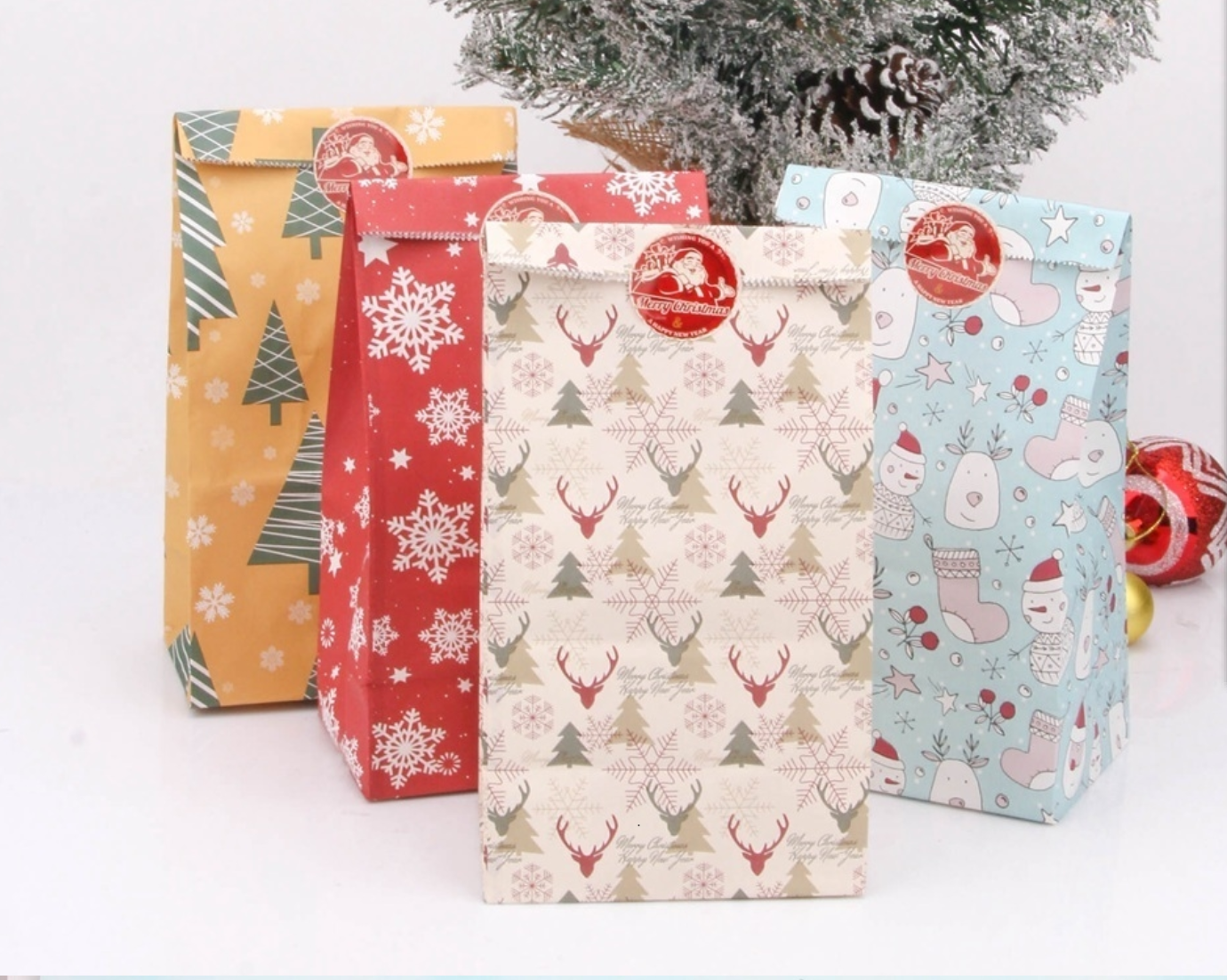 New Products Kraft Christmas Paper Gift Bag Sweet Candy Cookie Packaging  Box with stickers