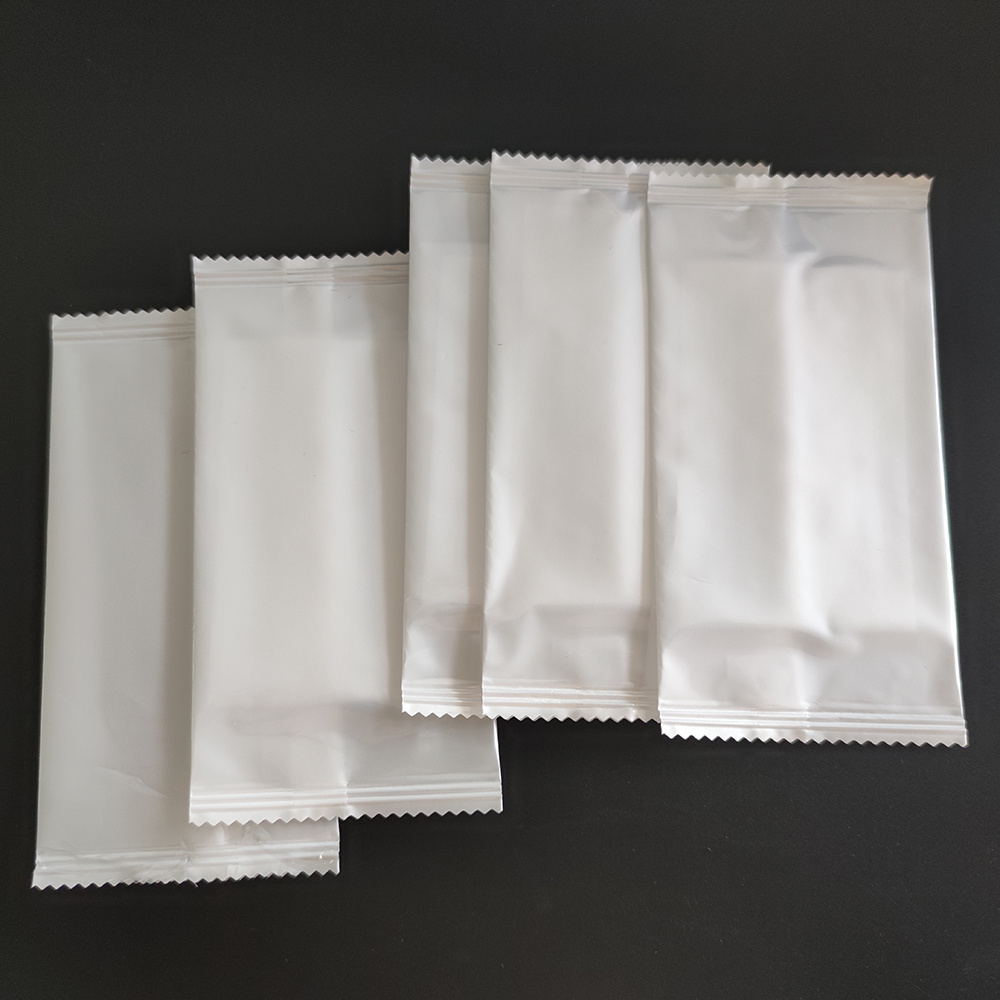 Custom Private Label Wet Wipes Single Pack Mini Hand Wipes Disposable Extractable Wet Wipes for Restaurant