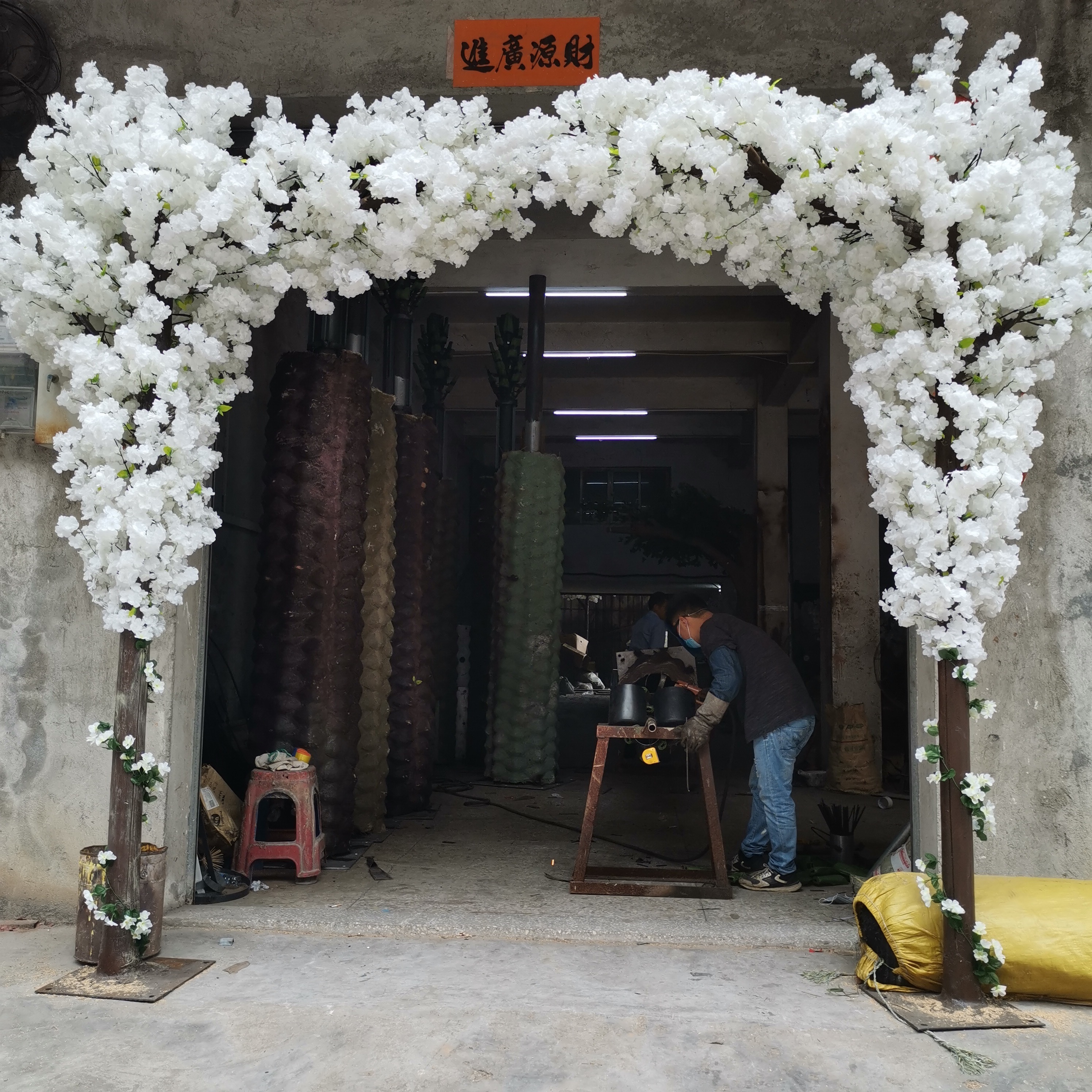 factory handmade customized hot sale Artificial pink cherry blossom tree arch for home decoration