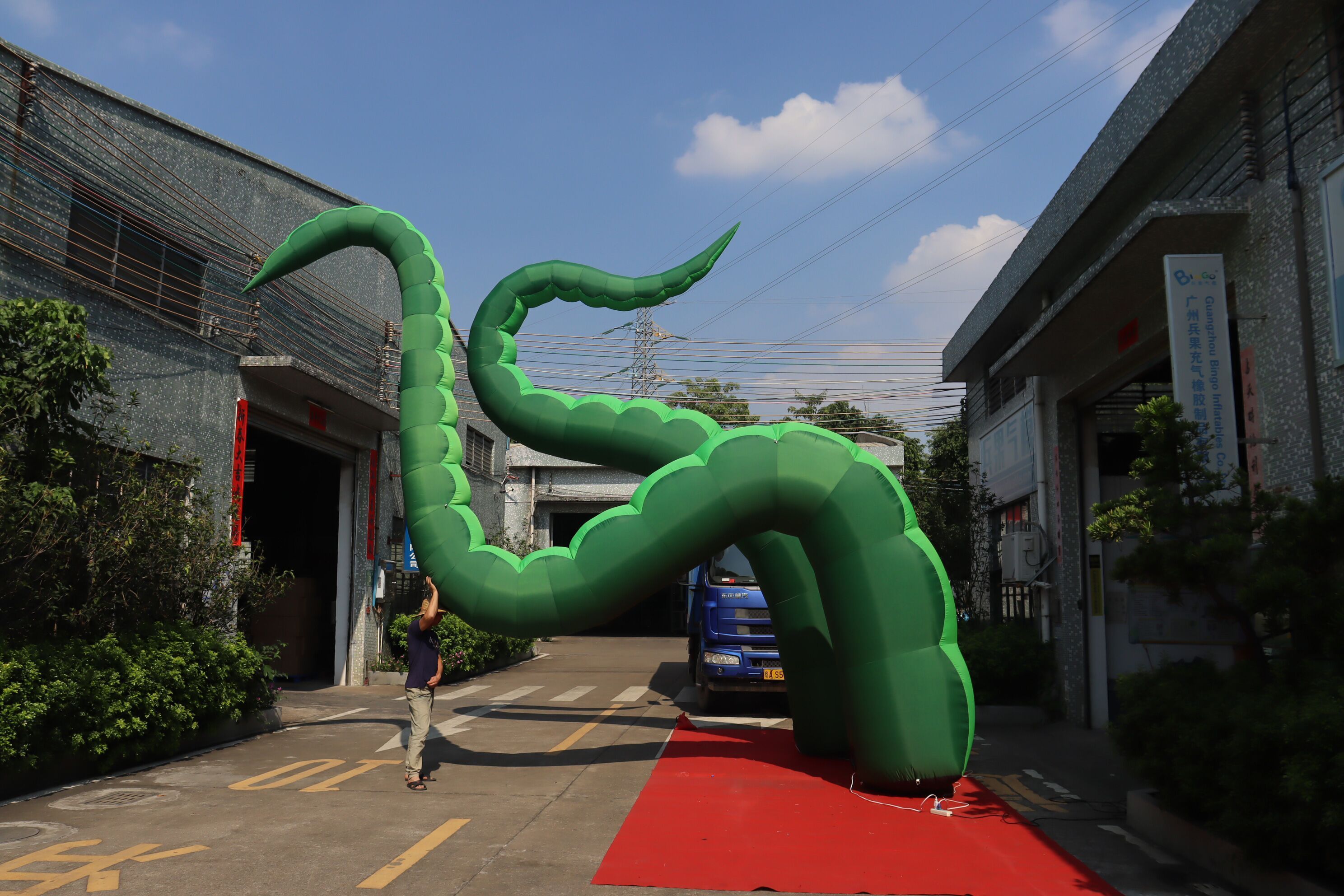 Halloween decoration giant inflatable illuminated tentacle, inflatable octopus advertising balloon