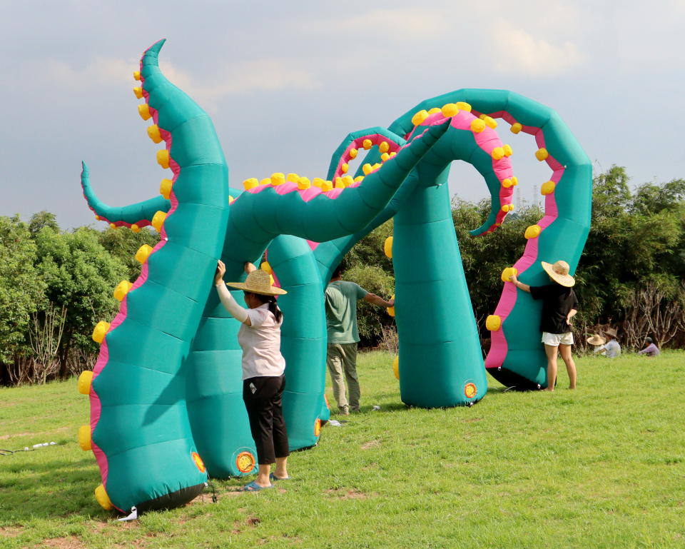 Halloween decoration giant inflatable illuminated tentacle, inflatable octopus advertising balloon