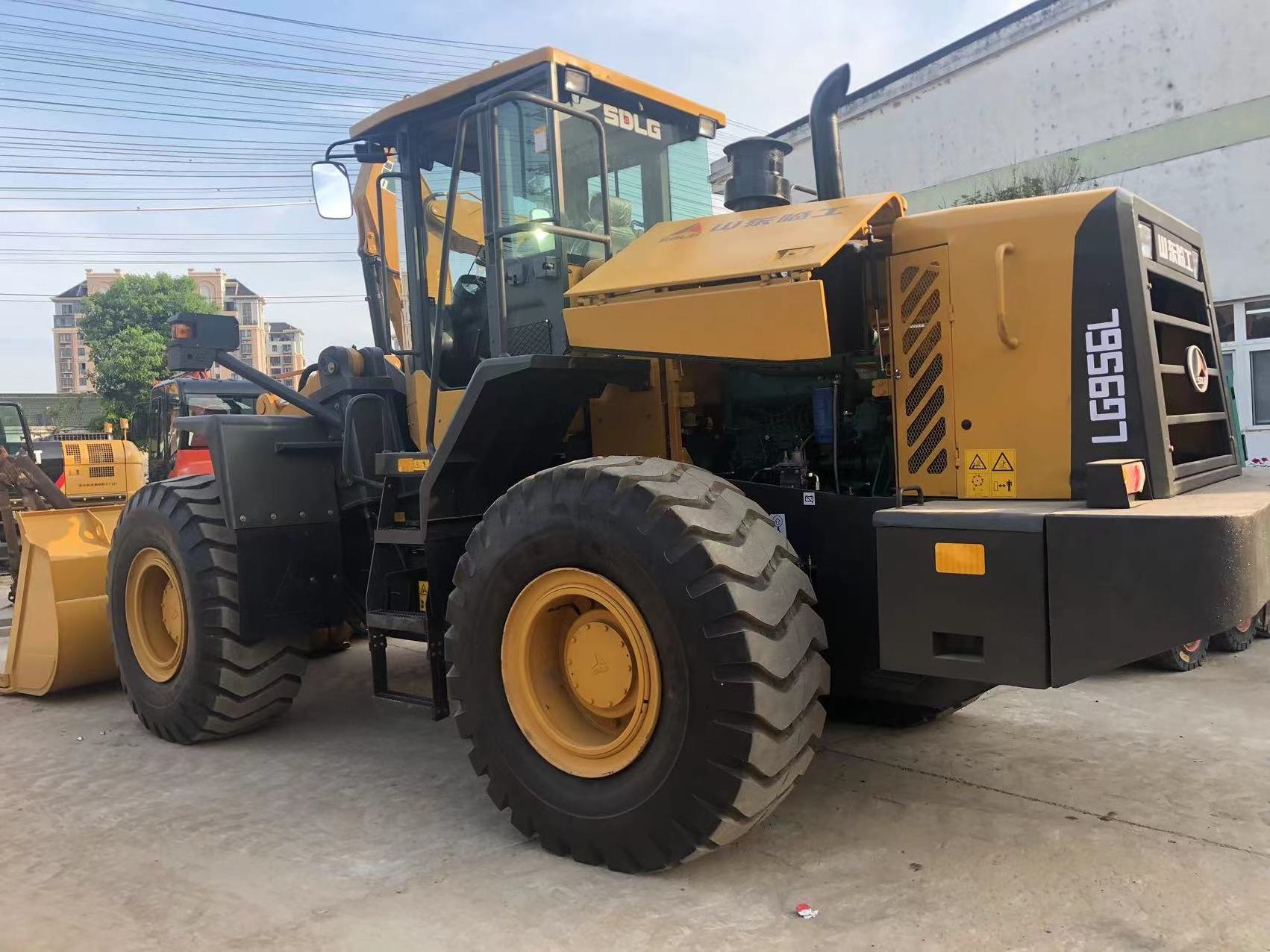 SDLG lg956 China 5 ton front end loader hydraulic power 4 wheel new and used sdlg wheel loader lg956l for forestry mulcher price