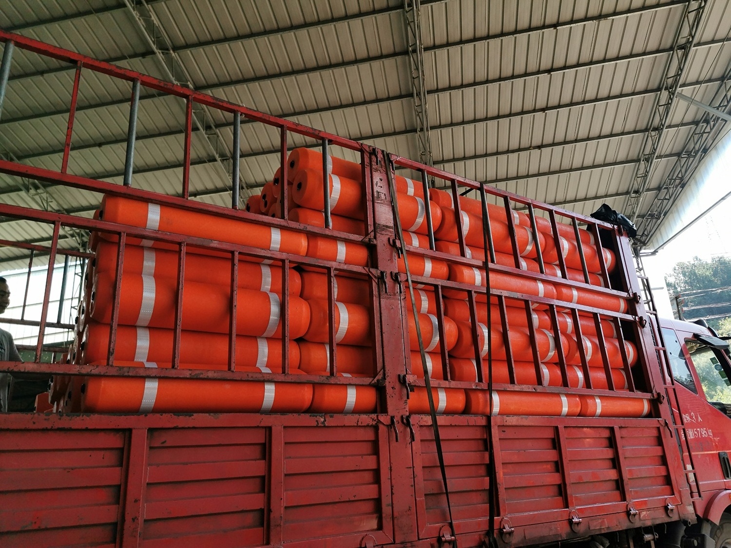 LLDPE Rotational Molded Floating Pollution Barrier Floats Filled with Foam Tubular Buoy Plastic Floating Barrier