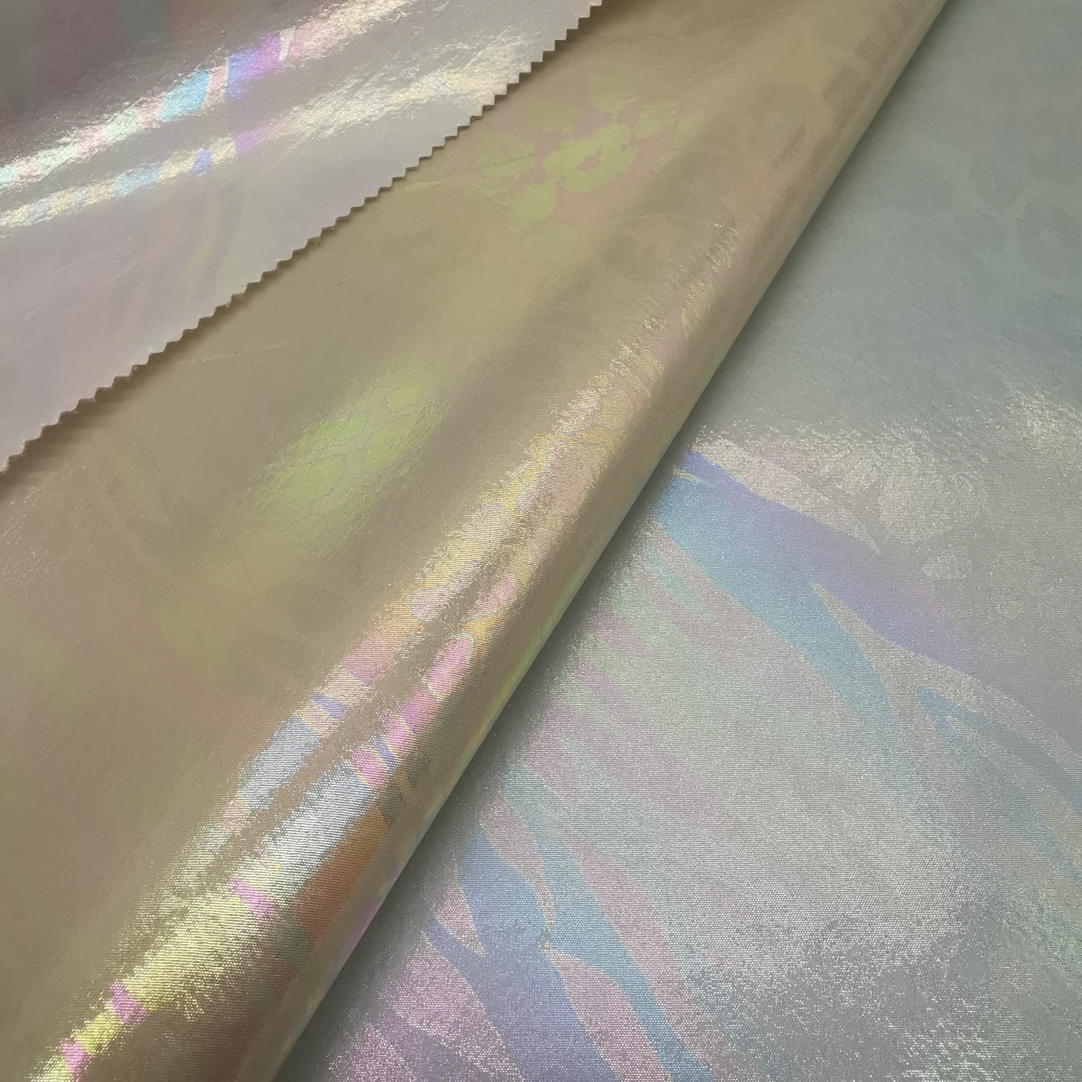 Wholesale Waterproof  knitted fabric 100% Polyester colorful gilding fabric for backpack