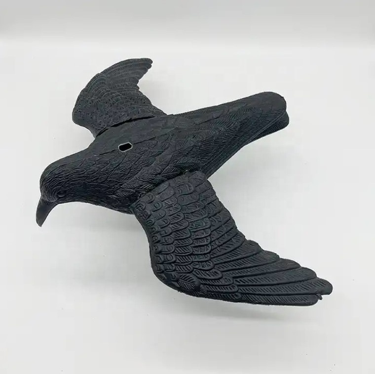 Plastic PE Hunting Decoy Flying Crow Decoys Garden Bird Scarer Stand Black Crow For Hunting