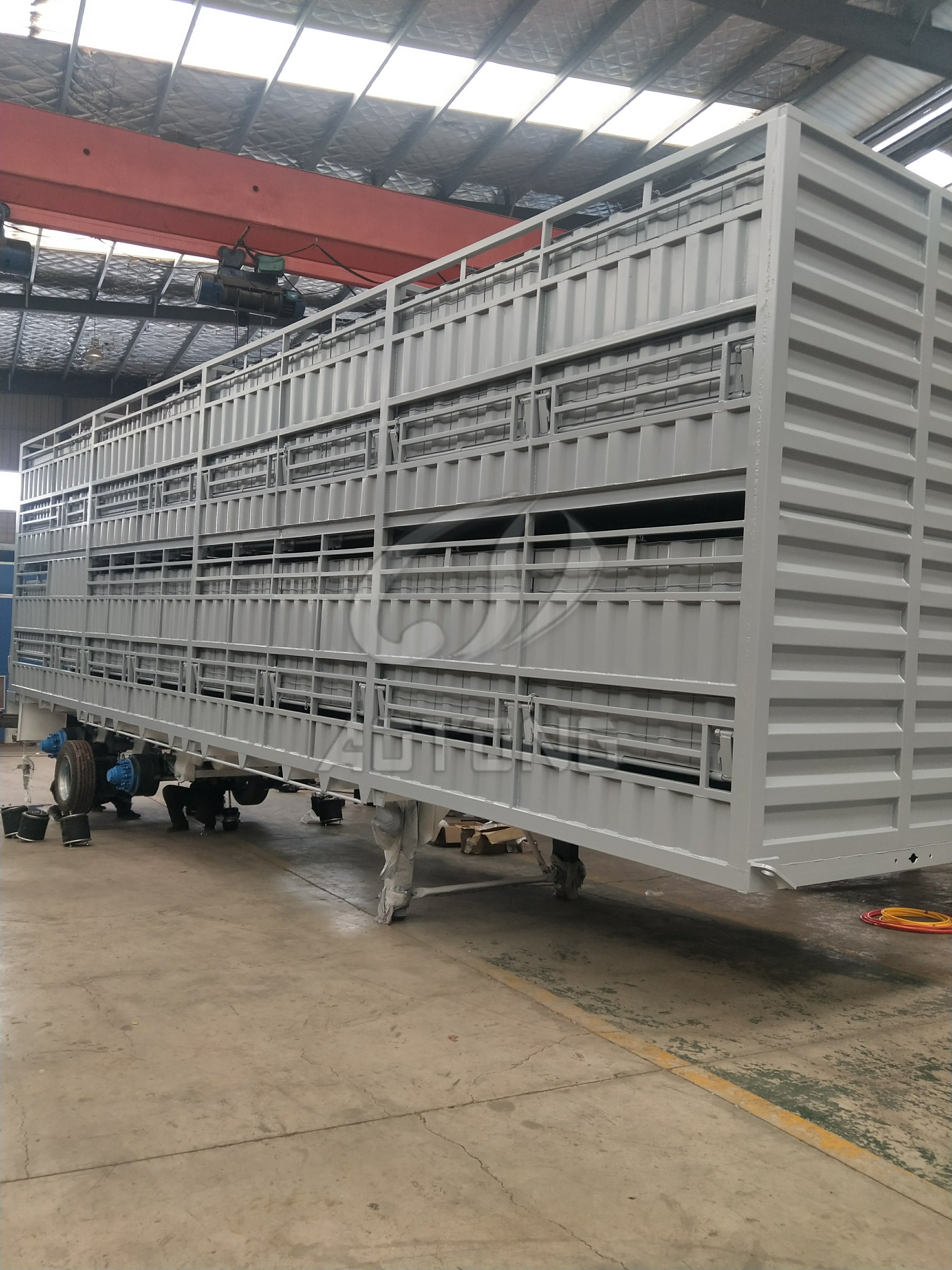 Double Deck 3-axle animal transport Storehouse barssemi trailer/livestock semi truck trailer /fencing trailer for sale