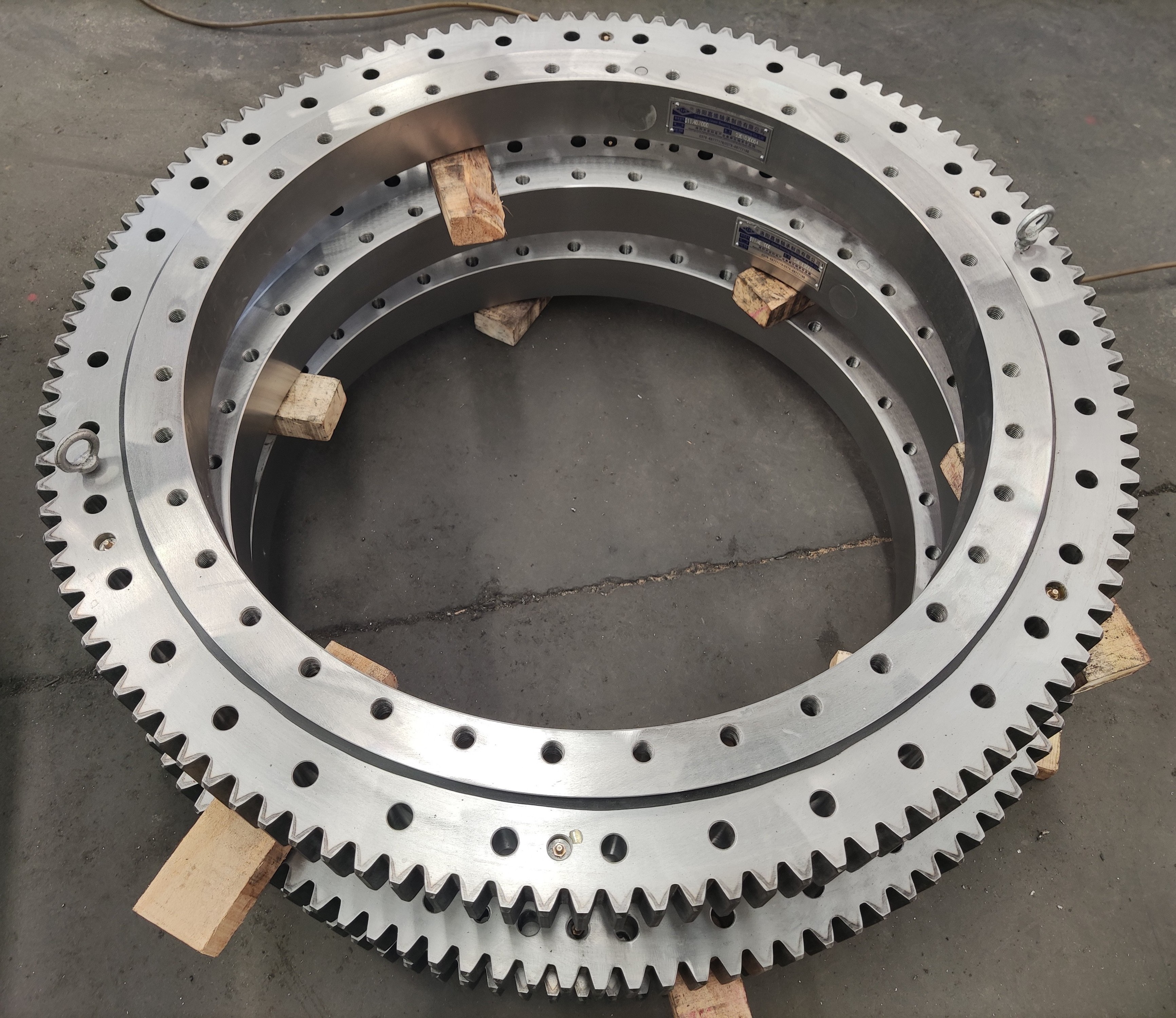 Excavator Slewing Bearing Turntable Bearing Swing Bearing and gear For Tadano Crane Spare Parts