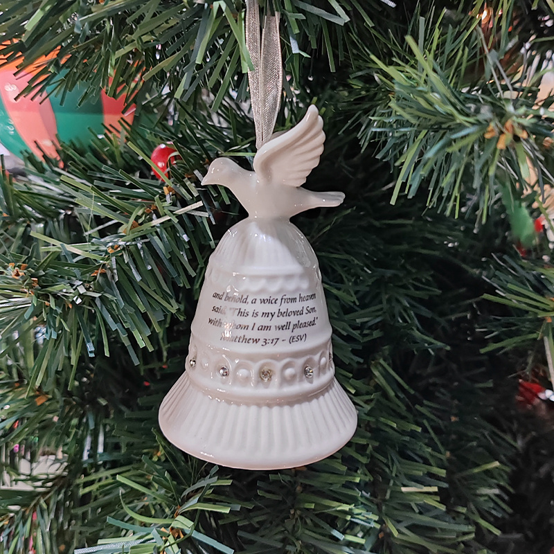 Best Selling Elegant Ceramic Christmas Tree Pendant Pigeon Bell Ornament For Christmas Tree Decorative Accessory