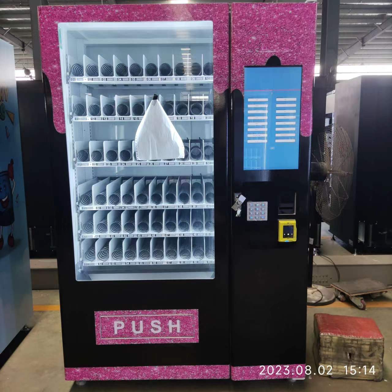 JW Good Quality Wifi Fresh Food Refrigerated Beers Salad Vending Machines Elevator Perfume crystal candle beauty vending machine