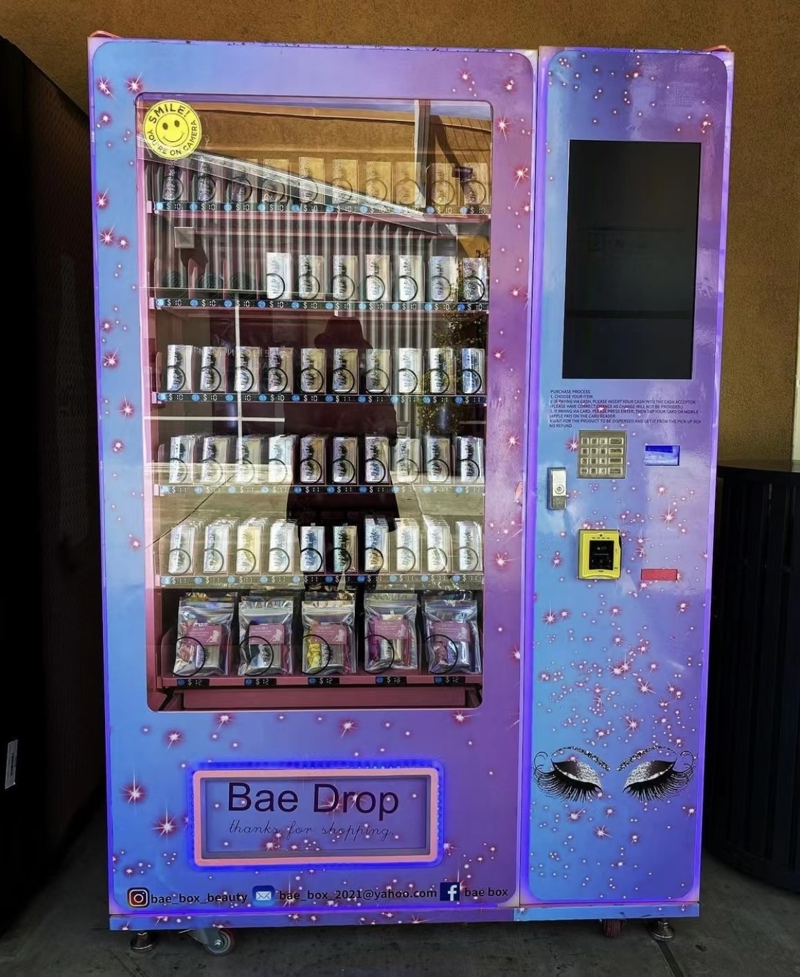 Upgrade version hair eyelash perfume vending machine with card payment Glue bonnets and eyebrow products vending machine