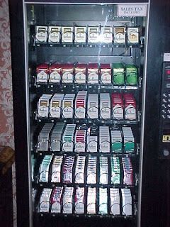 Automatic  Vending Machine Electronic Vending machines 24 hours online self selling electronic small products