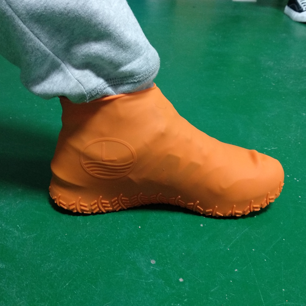 Eco-Friendly Anti Skid Reusable Waterproof Silicone Men Cloth Shoe Covers Boot Cover For Rain or Snow