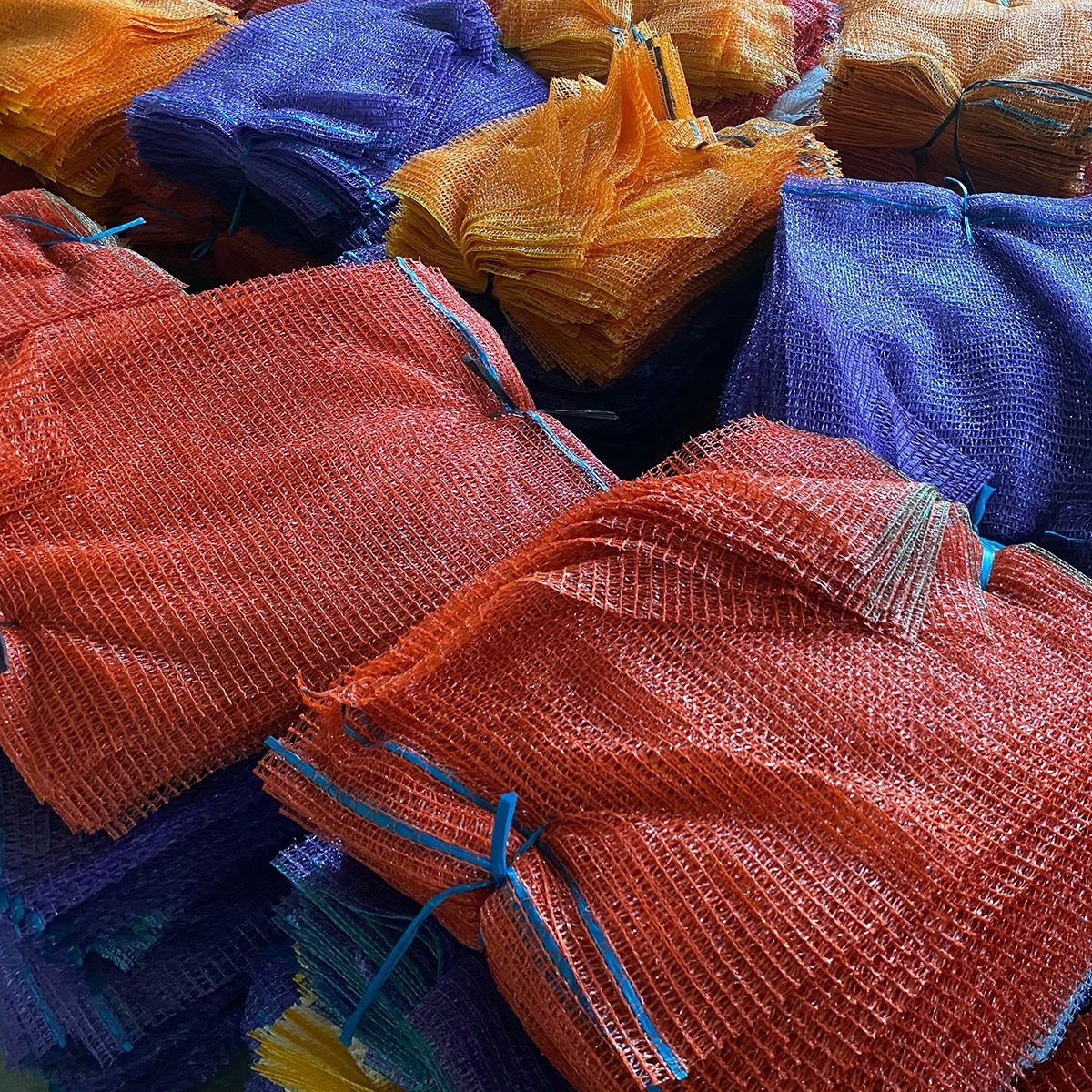 Recycled 50*80cm 25kg 30kg Vegetables Net Sack  PE Raschel Mesh Bag For Potato Onion Packaging