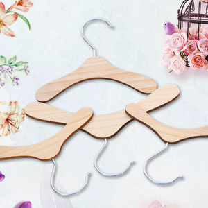 JXANRY Factory Direct Wholesale Pet Clothes Hanger Dog Coat Hanging Environmental Solid Wood Clothing Hangers Logo Print