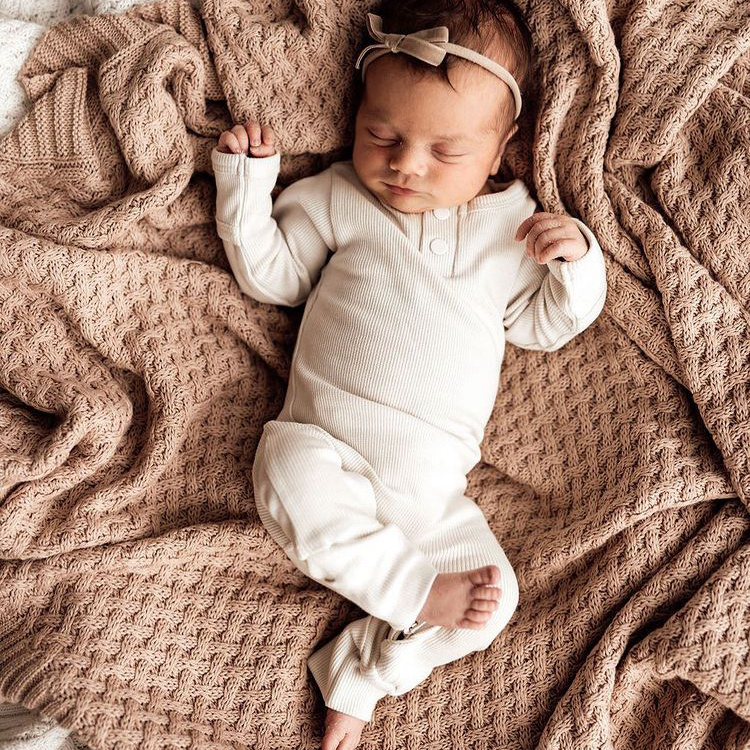 CHEER Solid Super Soft Custom Knit Baby Swaddle Blanket 100 % Cotton Crocheted Knitted Baby Bedding Newborn Wrap Blanket Outside