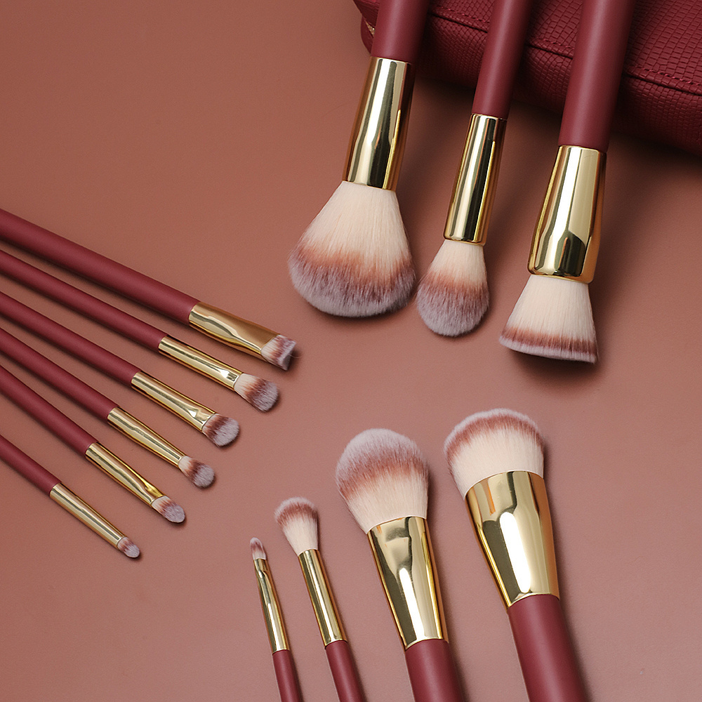 HMU 2024 Cosmetics Makeup Brushes High Quality Custom Logo Professional Vegan Matte Wood Handle Red Gold Makeup Brush Set