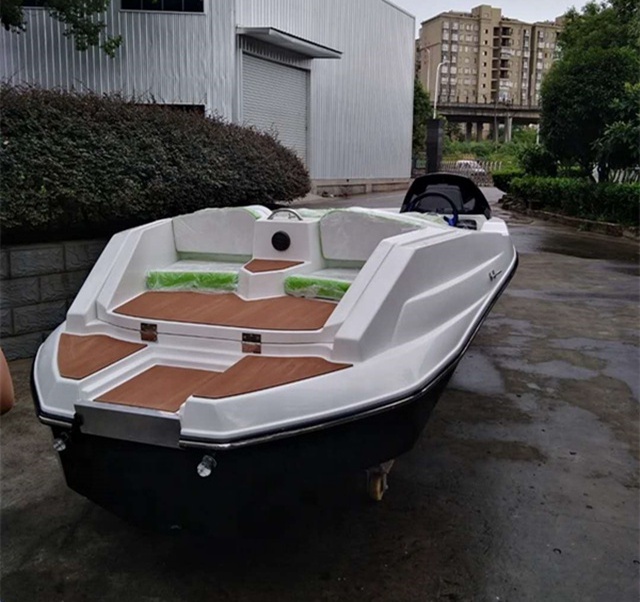 4.8m Fiberglass Small Outboard Jet Ski Boat With CE Approved For Sale