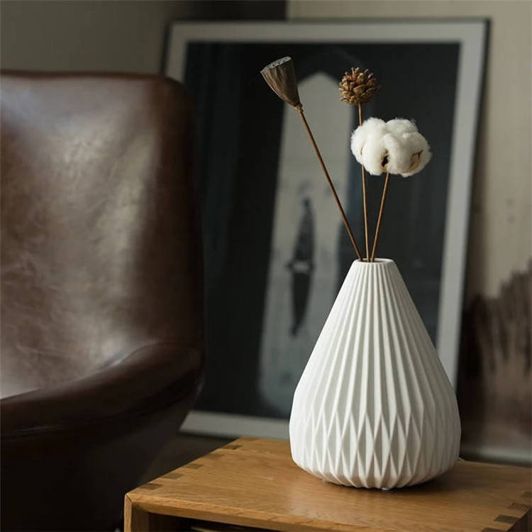 LED Creative Design Craft Ceramic Romantic Modern Nordic Vase Desk Lamp Decoration 3D Led Night Lights Flower Pot Table Lamp