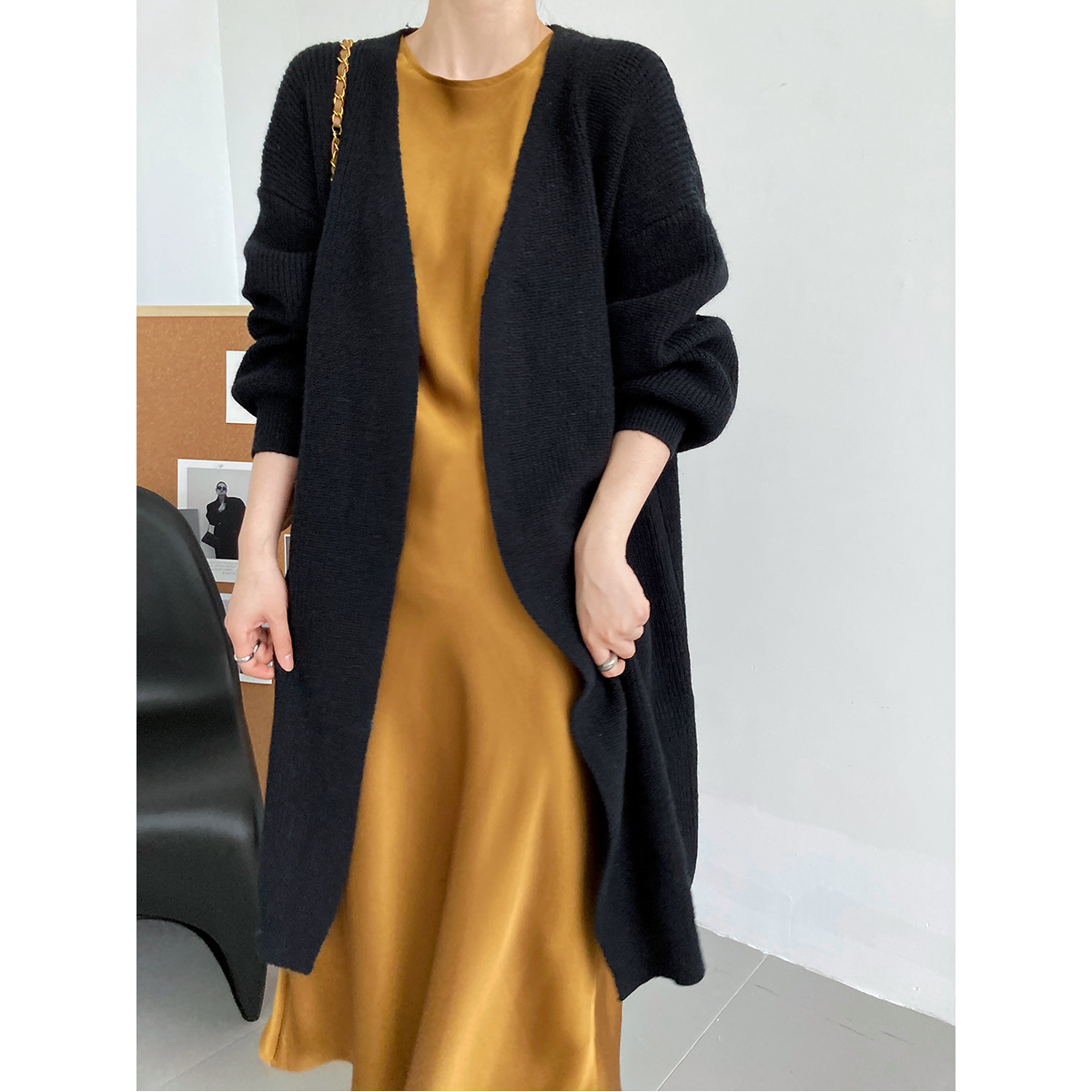 Women's Knitted Cardigan Autumn and Winter Korean Version V-Neck Long Casual Style Solid Pattern Lantern Sleeve Coat