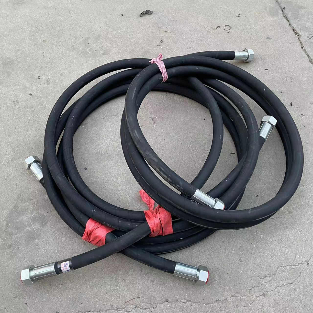 Excavator hydraulic rubber hose with long service life High pressure steel wire woven rubber hose SAE flexible rubber tubing ass