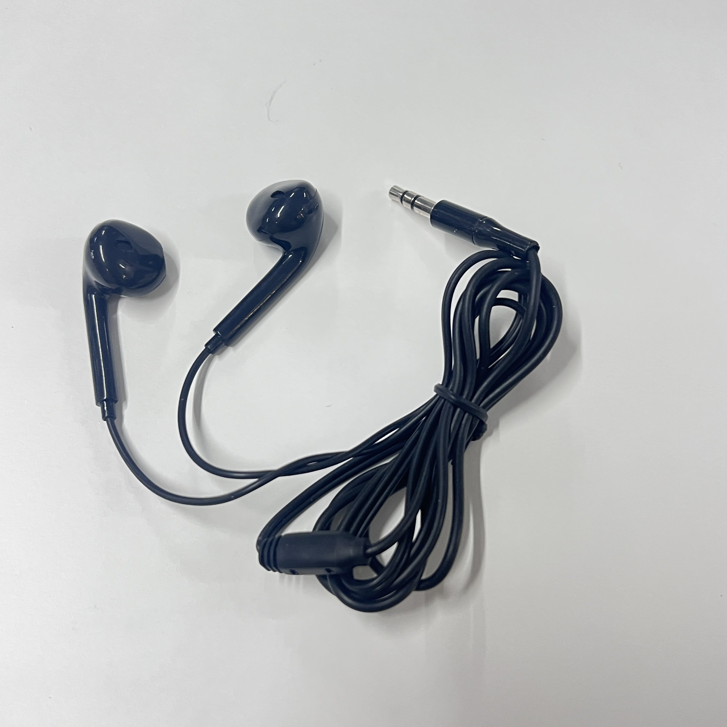 factory wholesale cheap 1.2 m earphones wired Black white headphones 3.5mm jack in-ear headphone for Iphone earphone