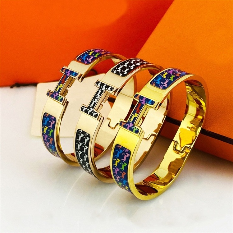 2023 factory direct selling high quality 316L stainless steel H women's Bracelet Fashion Enamel Charm Bracelet