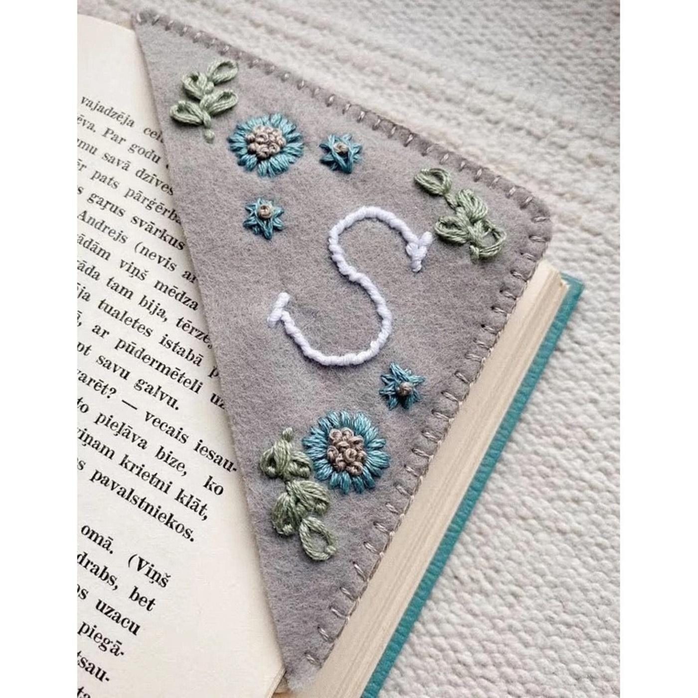 Handmade Embroidery Book Corner Personalized Embroidered Flower Alphabet Bookmark custom bookmarks for book