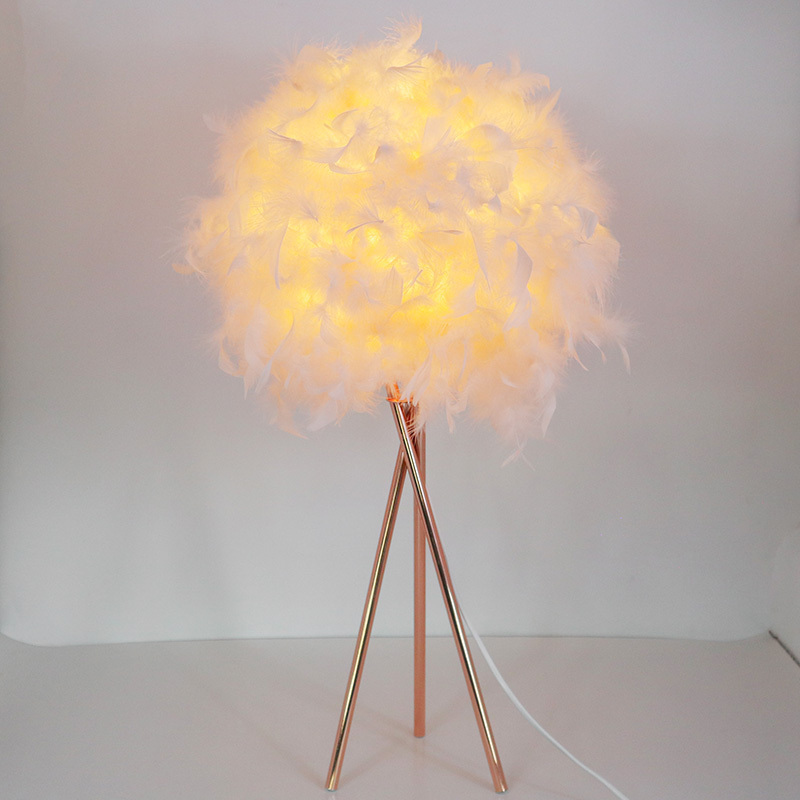 Hot Sale Modern Cute Fancy Pink Bedroom Bedside Side Feather Table Lamp For Living Room