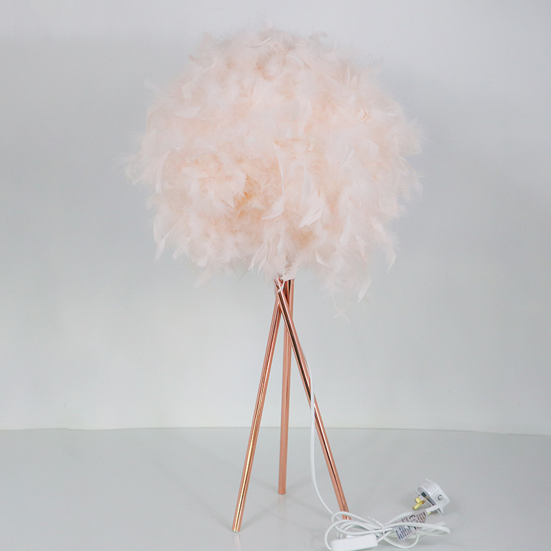 Hot Sale Modern Cute Fancy Pink Bedroom Bedside Side Feather Table Lamp For Living Room