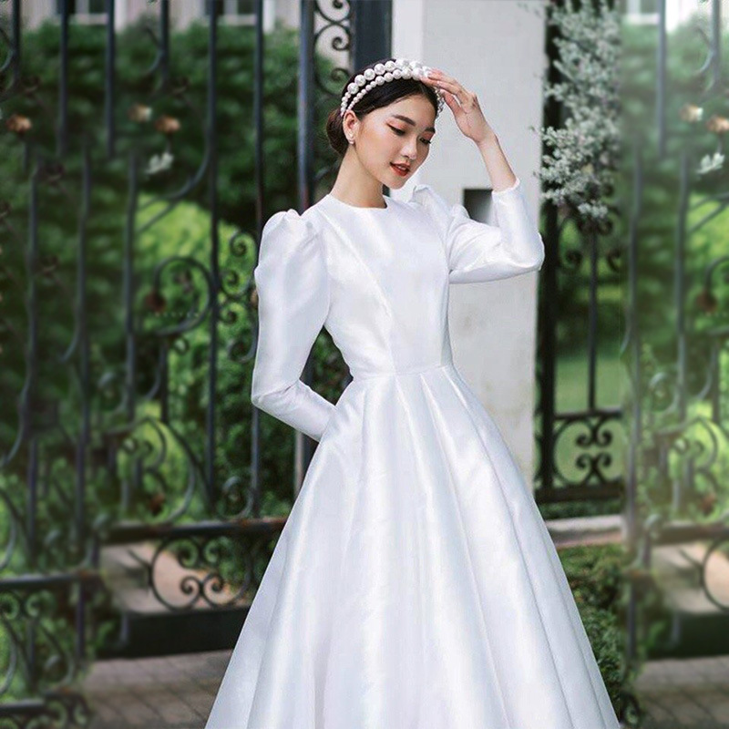 court main wedding dress 2023 new retro light yarn simple satin long sleeve conservative floor-length wedding veil