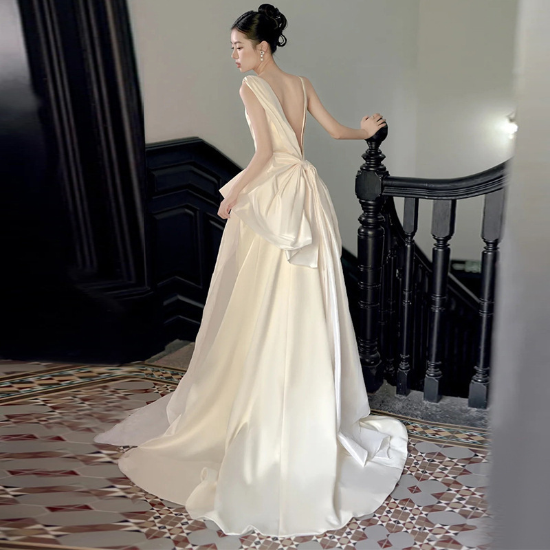 Korean satin wedding dress 2023 elegant slimming white simple outerwear yarn sexy backless bridal tail dress