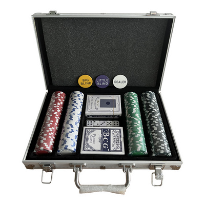 Wholesale Professional casino Texas Hold'em poker chips set 200 300 500 1000 chips with poker case