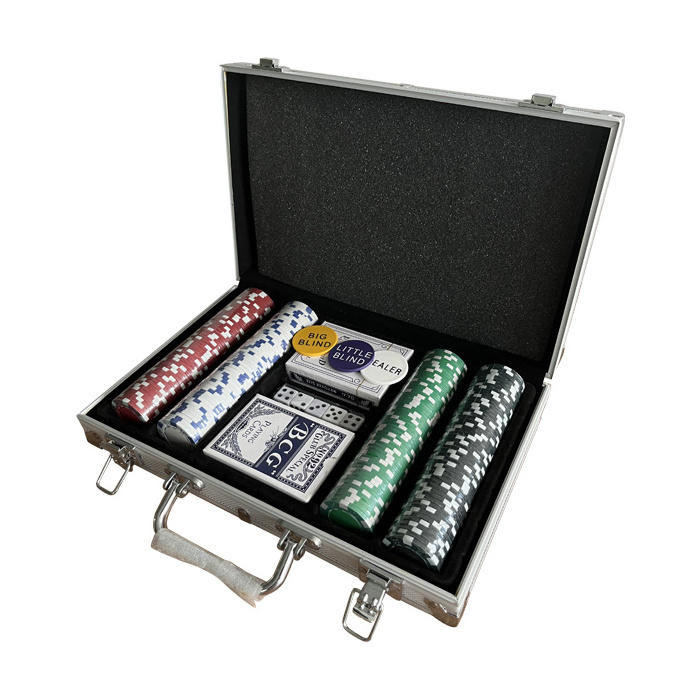 Wholesale Professional casino Texas Hold'em poker chips set 200 300 500 1000 chips with poker case