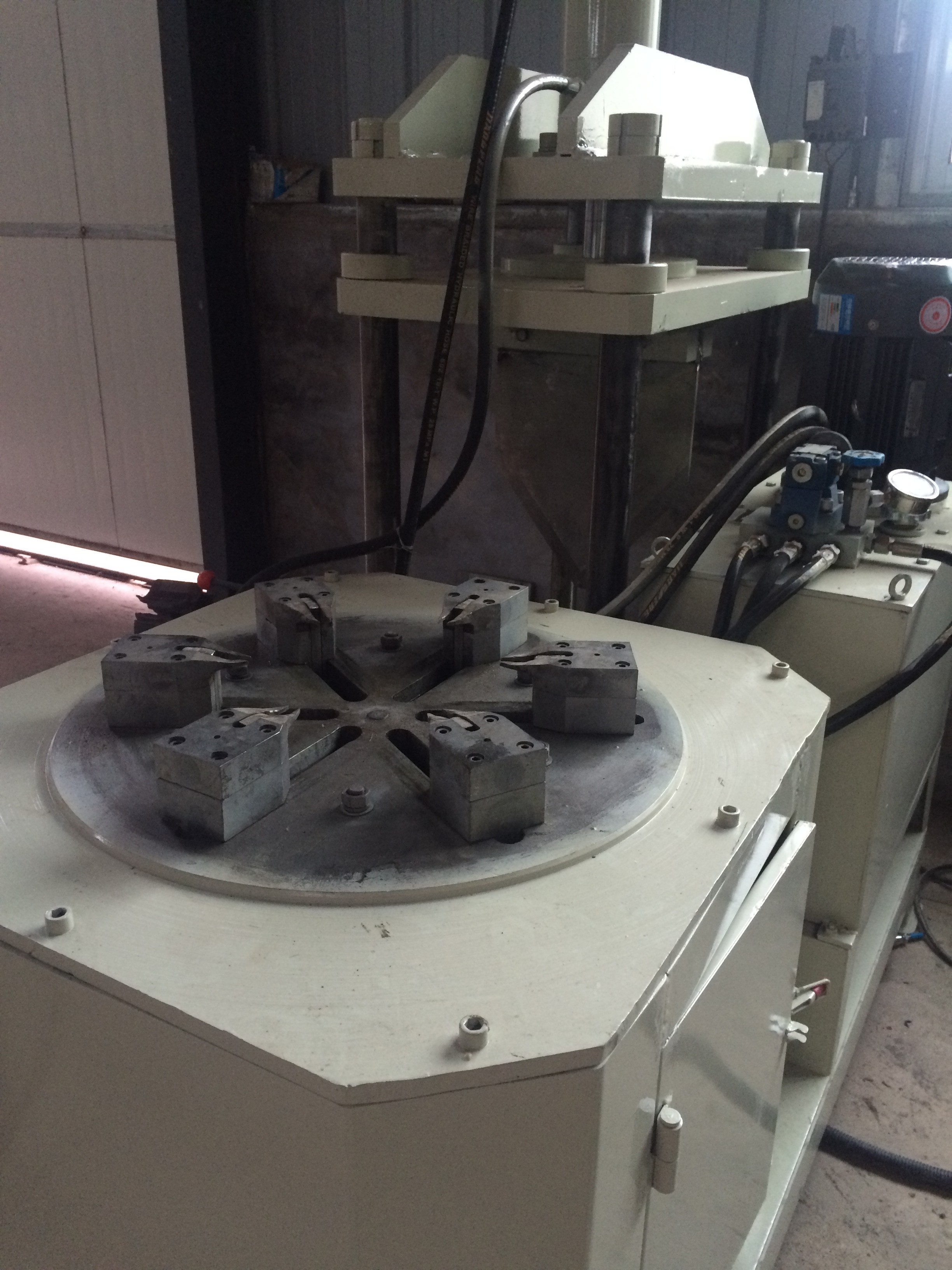 Electric waste motor cutting machine stator copper wire recycling machine