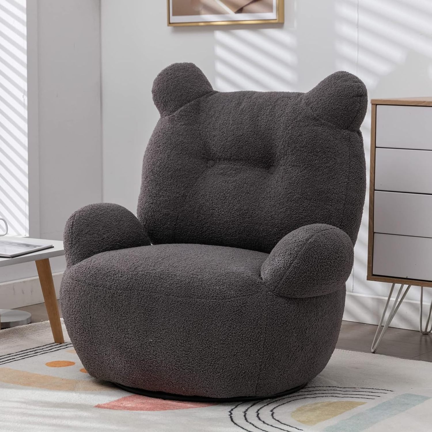 Leisure Armchair with 360 Degree Swivel - Velvet Swivel Accent Chair, adorned with a Cute Bear Beanbag in Soft Short