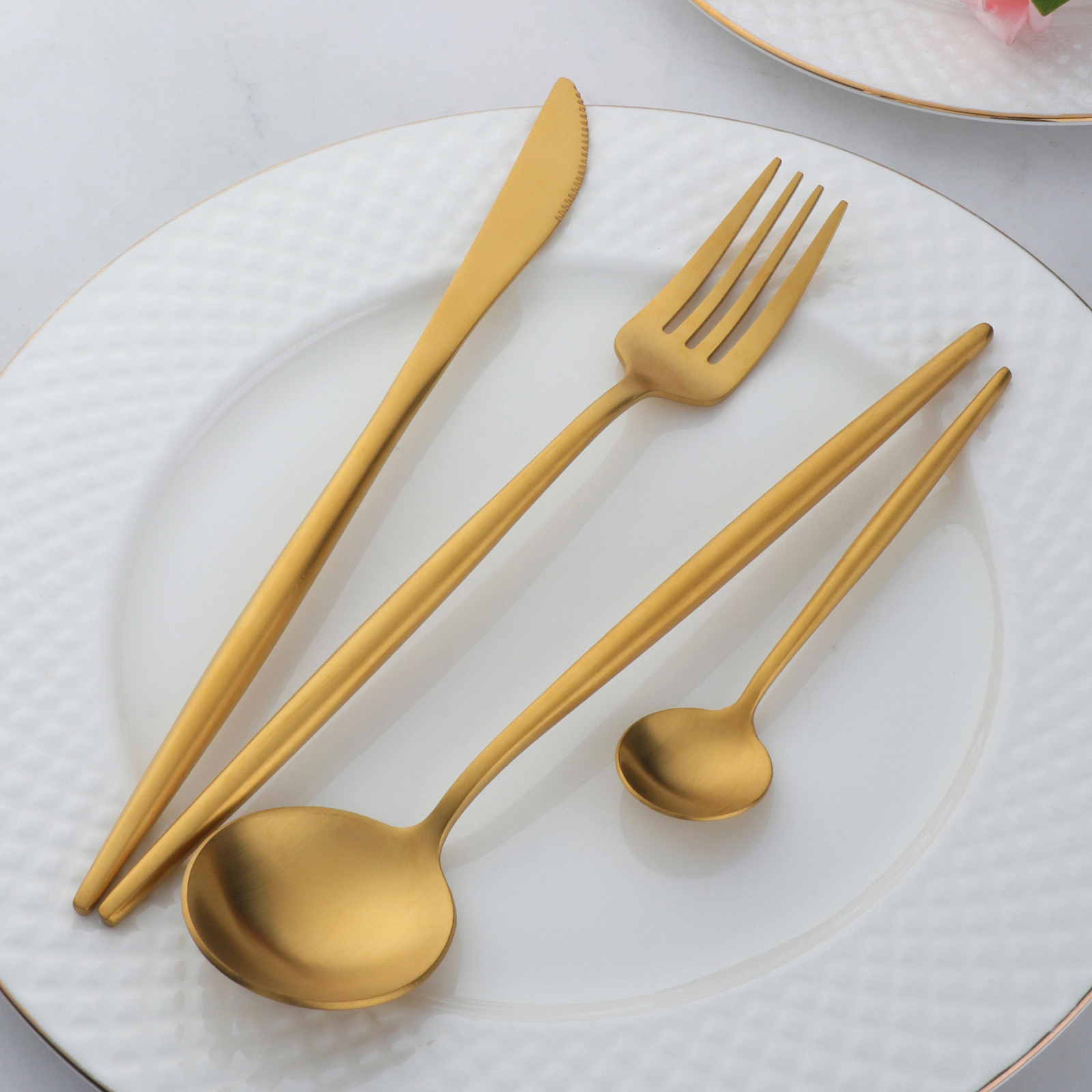 Bestart Christmas Modern Luxury Matte Gold Flatware Knife Fork Spoon Golden Plated Stainless Steel 304 Cutlery Set