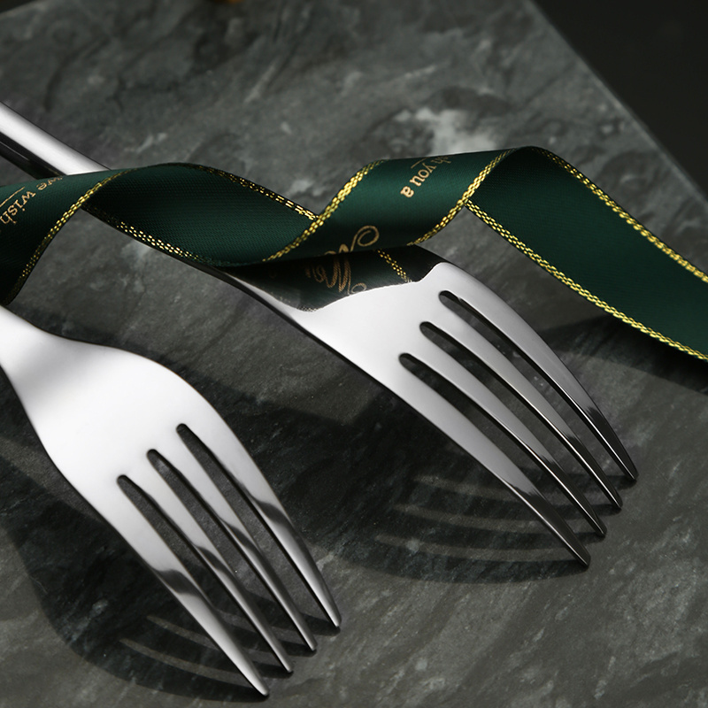 customized style of the latest hot 5 pieces of Western food high end elegant restaurant steak knife and fork set