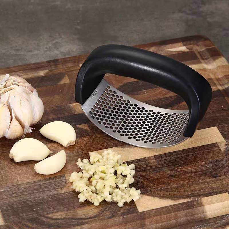 2023 new design Manual Crusher Kitchen Tools Ginger Crusher 304 Stainless Steel Garlic Press with Comfortable handle