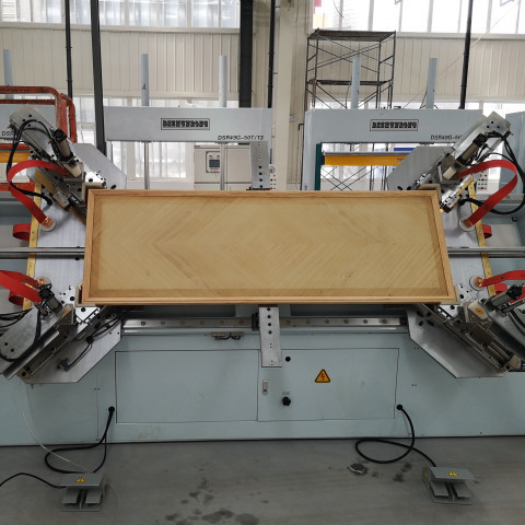 Wooden Frame Corner Joining Machine High Frequency Heat Clamping Window Frame Machine