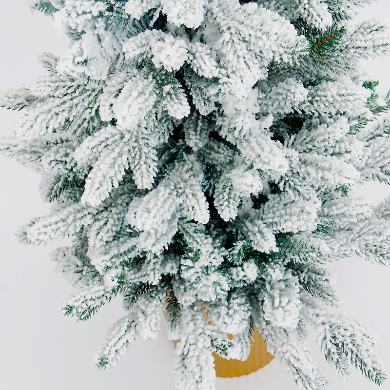 Large Pine Needles and PE Pine Cones with Mixed Snow Christmas Tree Mall Decorations Simulated Ball Christmas Tree