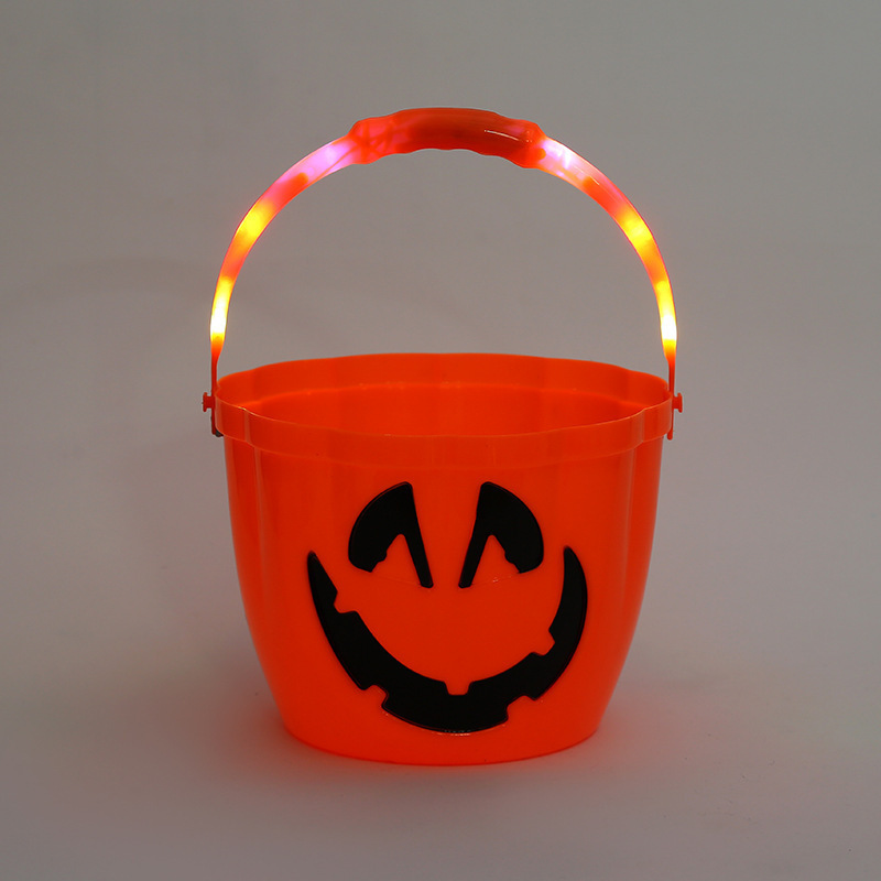 2024 Hotselling  Decoration Candy Light Up Handle Wholesale Plastic Halloween Pumpkin Buckets With LED