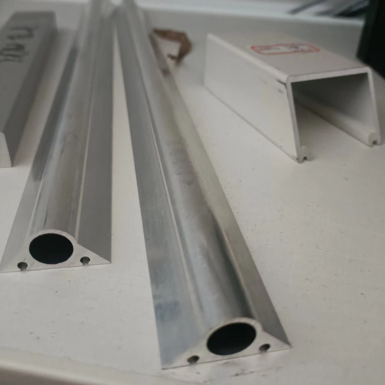 Motorhome Aluminium Extrusion Caravan Edge Trim Profile Corner Mouldings Profiles