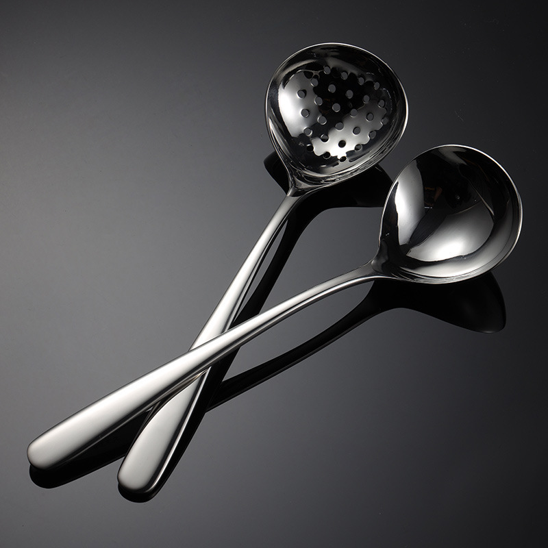 Custom Logo SUS304 Serving Soup Spoon Strainer Sauce Soup Spoons Stainless Steel Soup Ladle Serving Spoons For Home Kitchen