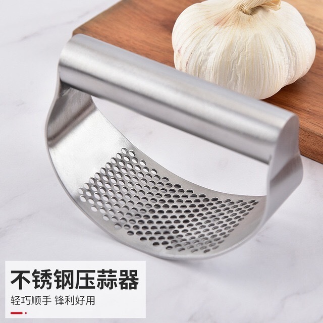 Hot Selling  Kitchen Gadgets Multi-function Manual Ring Shape Handheld Stainless Steel Garlic Press