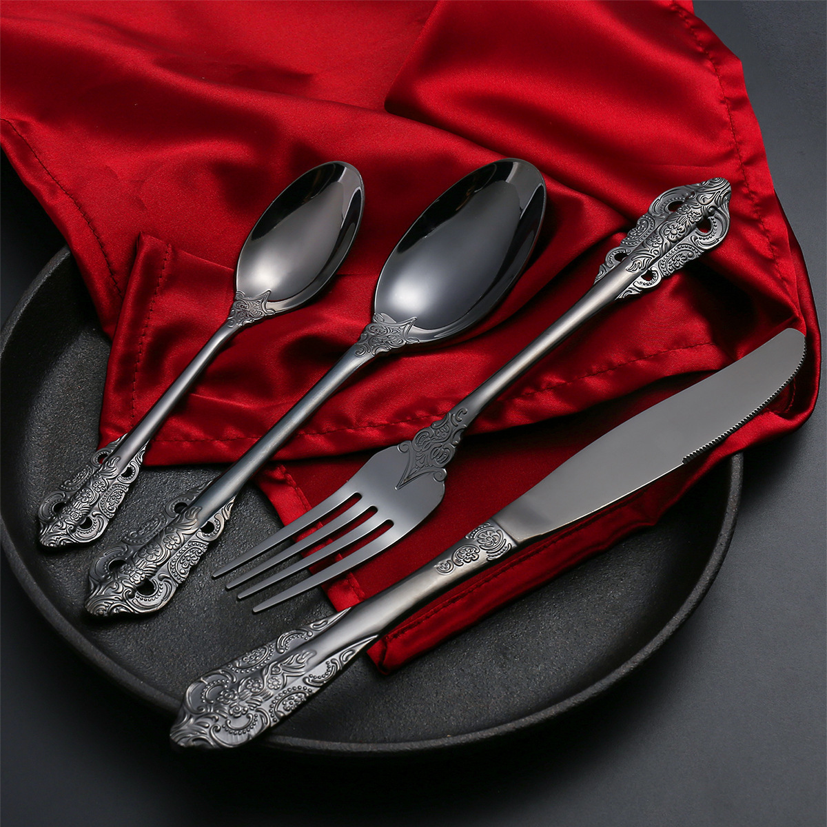 High Quality Luxury Vintage Gold and Silver Flatware Royal Stainless Steel Golden Cutlery for Banquet