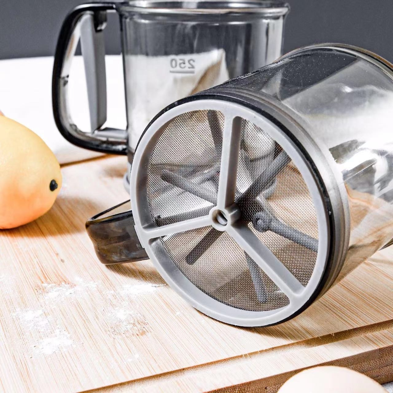 Semi Automatic Hand Held Flour Sifter Manual Plastic Flour Sifter Cup Sieve