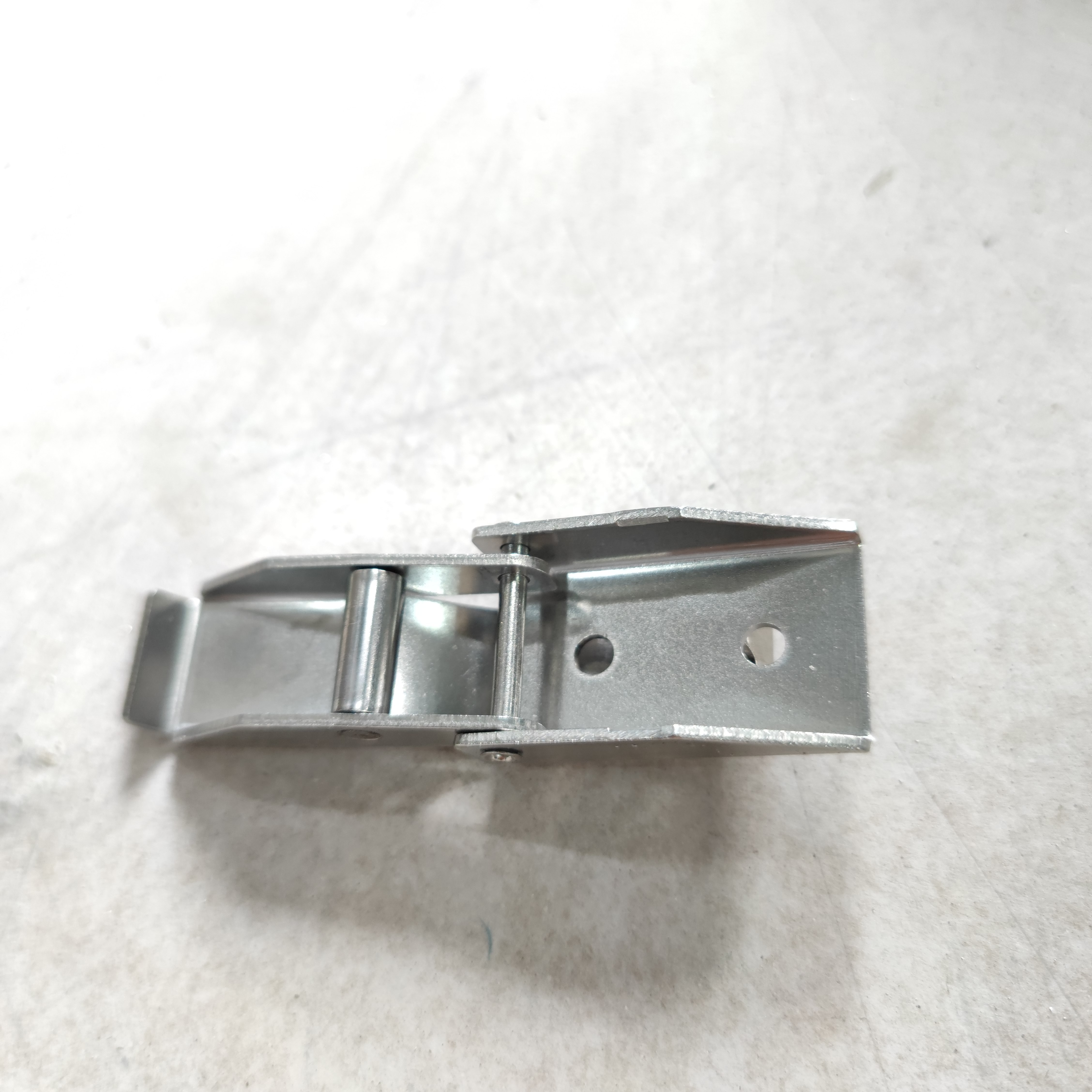 Custom Stainless Steel Twist Latch with Keeper and Spring Butterfly Draw Latch for Case Box