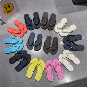 Low MOQ Factory PVC strap recycled materials slipper flip flops men custom logo beach ladies flip flops plastic flip flops