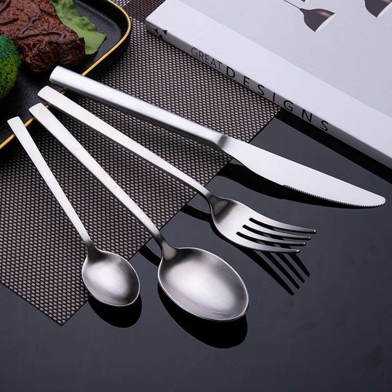 Matte Golden Spoon Stainless Steel Gold Flatware Spoon Fork And Knife Set Cuttlery Set For Wedding