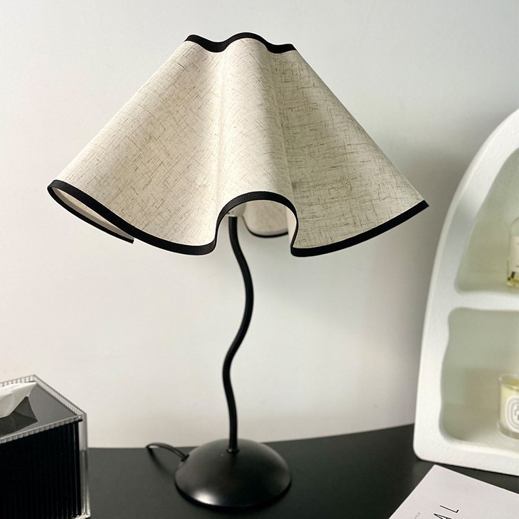 JYLIGHTYING Modern simple LED table lamp Bedside lamp Petal umbrella type S-bar metal design Bedroom Hotel restaurant lamp